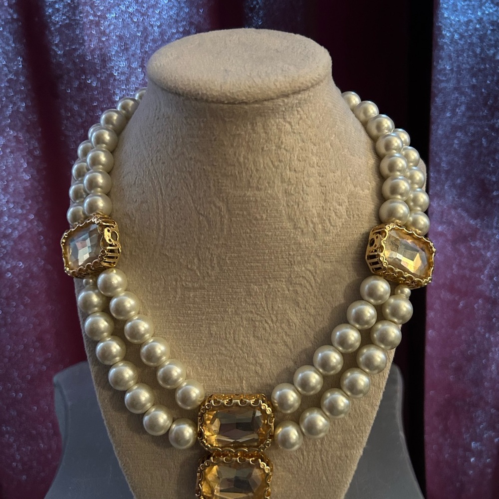 Elegant Pearl and Rhinestones Gold Necklace